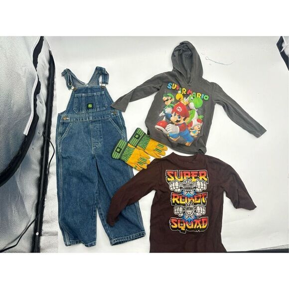 John Deere overalls with gloves and two shirts size 4 - Picture 1 of 7